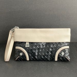 Simply Vera Vera Wang Wristlet